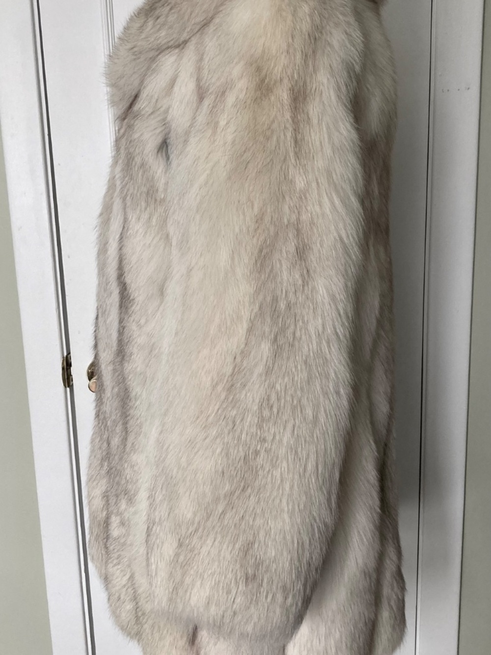 Norwegian fox fur jacket, size M .Silver /grey color - Picture 2 of 3